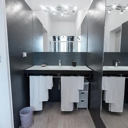 Appia Purple Terrace In * Roma